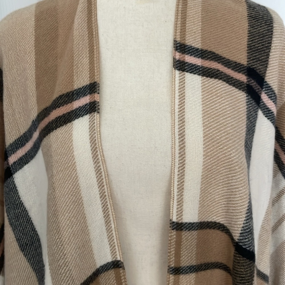 Shawl wrap - Picture 3 of 5